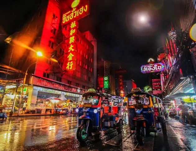 Exploring the Vibrant City of Bangkok