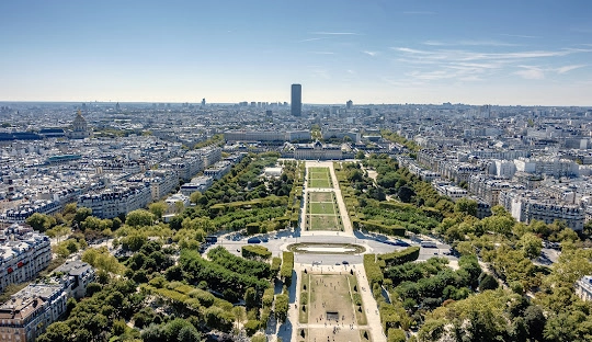 A Day in the Heart of Paris